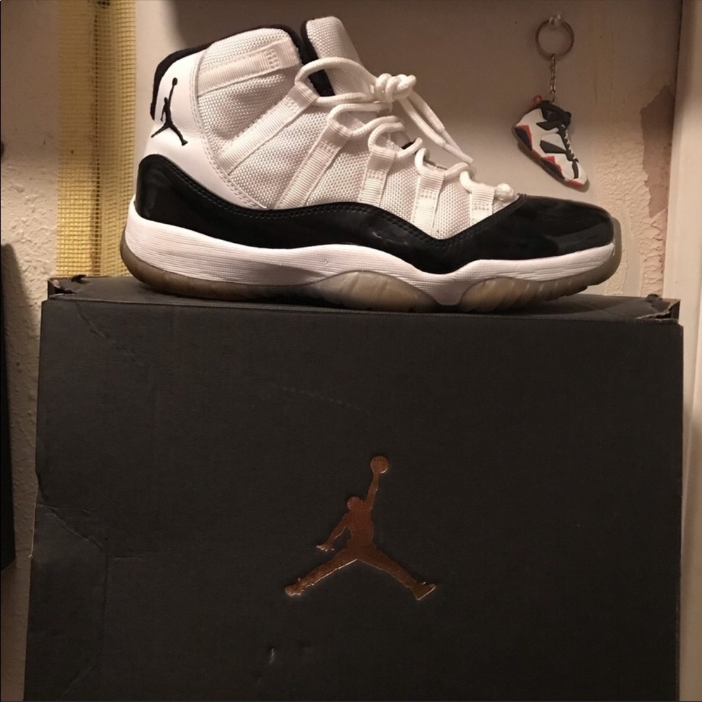 READ DESCRIPTION Jordan 11 Concord (NO BOX)